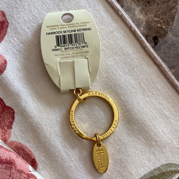 HARRODS SKYLINE KEYRING, Dark Green & Gold plated 3-pc set/ charm NWTAG attached - Picture 6 of 7
